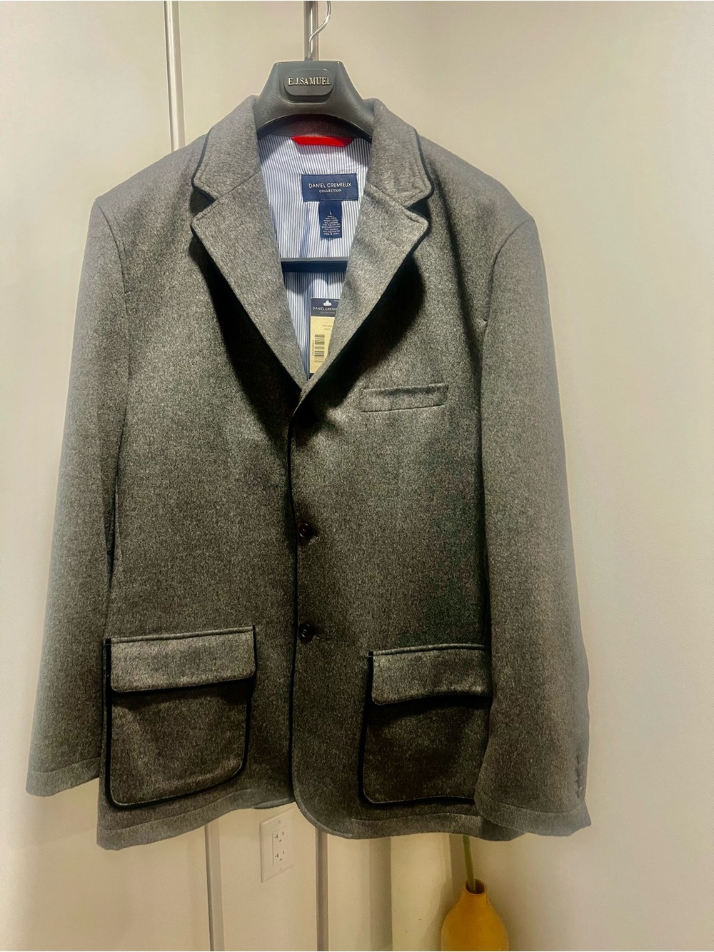 Daniel Cremieux Gray Wool Sport Coat with Patch Pockets